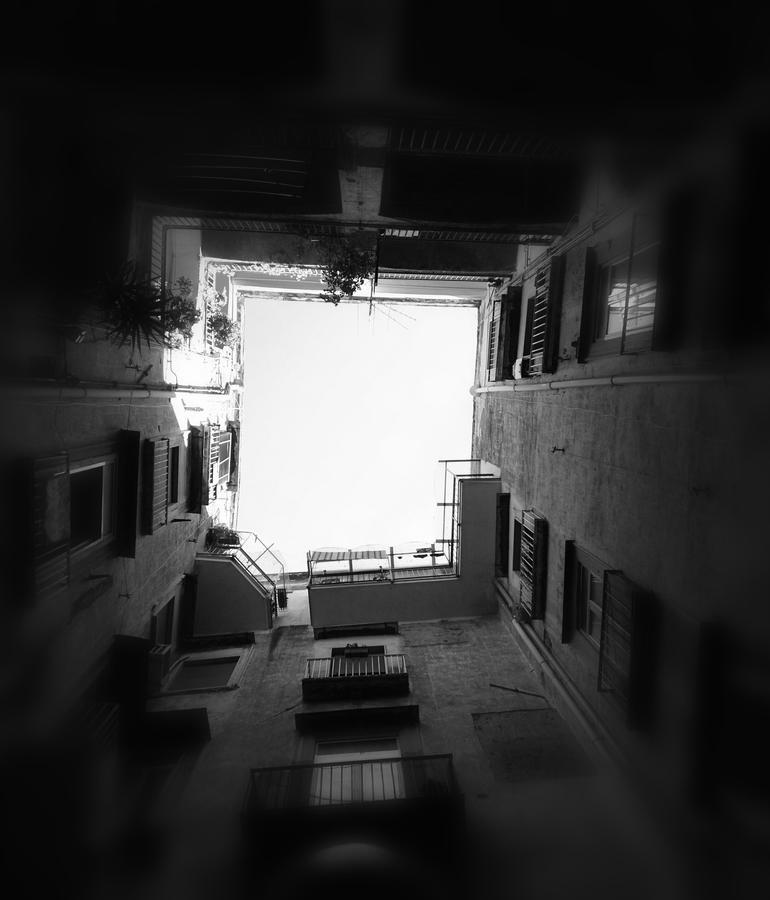 Cavour * Naples
